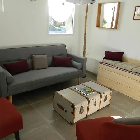 Domaine De L'ostal Ferienhaus