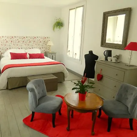 Domaine De L'ostal Ferienhaus
